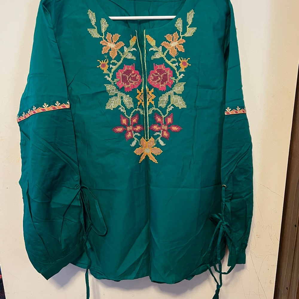 New Teal Embroidered Floral Tunic Top Size L